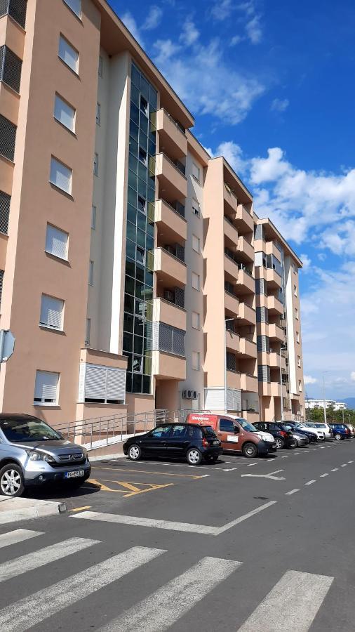 Apartman Seka Apartment Podgorica Bagian luar foto
